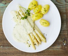 Asperges met roomsaus
